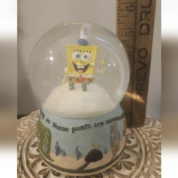 2003 Sponge Bob snow globe music box - Picture 9 of 10